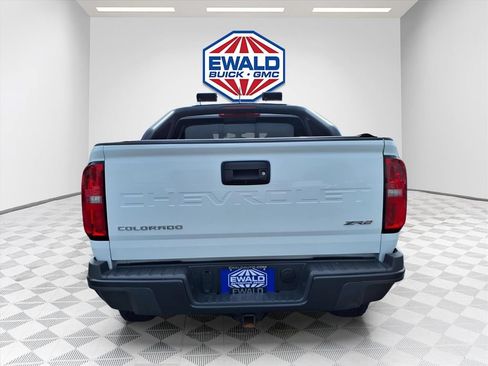 Certified 2022 Chevrolet Colorado ZR2 w/ ZR2 Dusk Special Edition AWD/4WD image 7