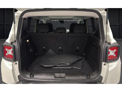 Used 2023 Jeep Renegade Latitude w/ Sun & Fun Group AWD/4WD image 27