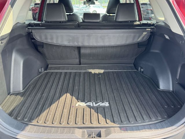 Used 2020 Toyota RAV4 XLE Premium AWD/4WD image 10