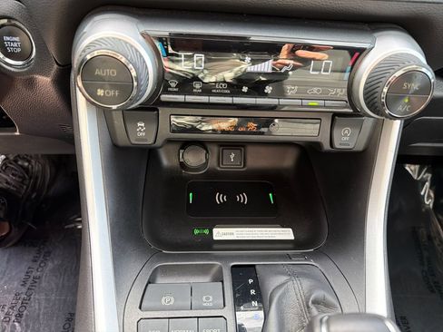 Used 2021 Toyota RAV4 XLE Premium FWD image 29
