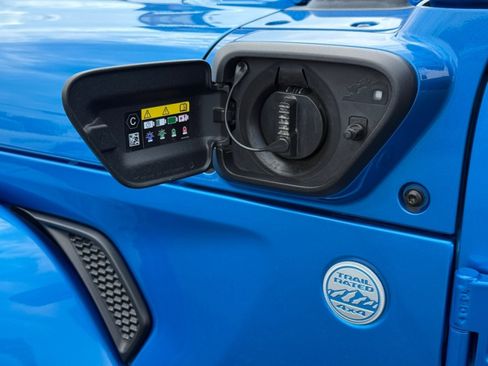 Used 2021 Jeep Wrangler Unlimited Sahara w/ Dual Top Group image 41