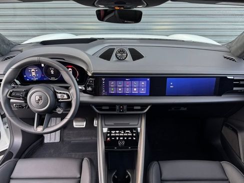 New 2025 Porsche Macan Turbo Electric AWD/4WD image 17