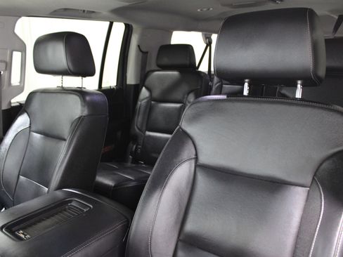 Used 2020 Chevrolet Suburban Premier image 5