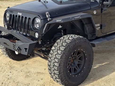 Used 2017 Jeep Wrangler Unlimited Sport w/ Quick Order Package 24S image 3