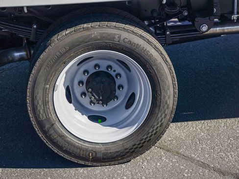 New 2026 Ford F550 4x4 Regular Cab Super Duty image 8