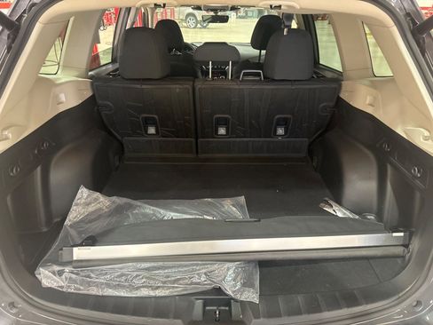 Used 2023 Subaru Forester Premium AWD/4WD image 45
