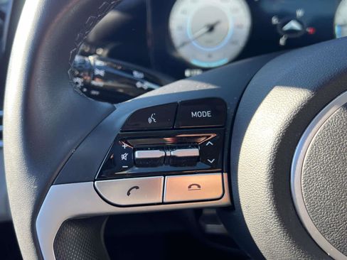 Used 2023 Hyundai Elantra Limited image 25