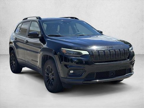 Used 2023 Jeep Cherokee Altitude Lux image 3