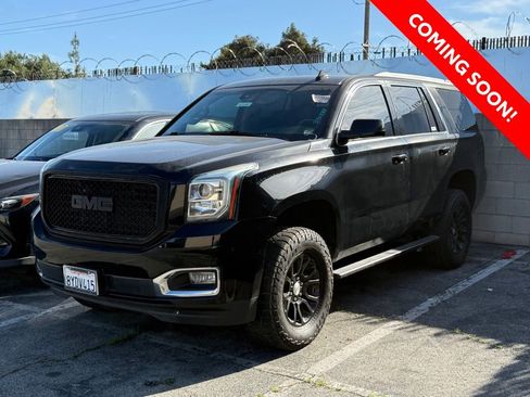 Used 2017 GMC Yukon SLT image 3