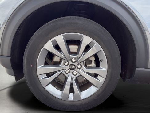Used 2023 Ford Explorer XLT w/ Equipment Group 202A AWD/4WD image 26
