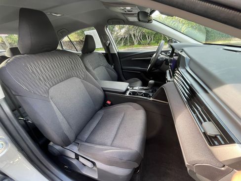 Used 2025 Toyota Camry LE image 35