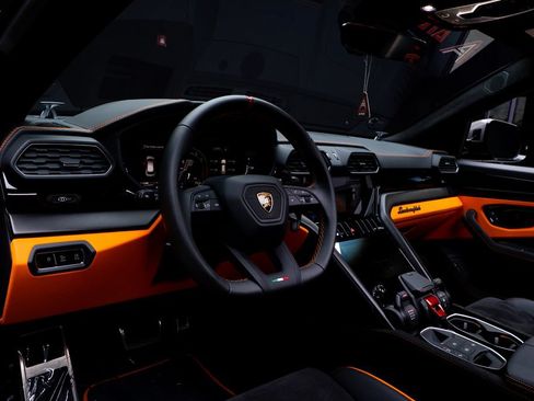 Used 2024 Lamborghini Urus S AWD/4WD image 40