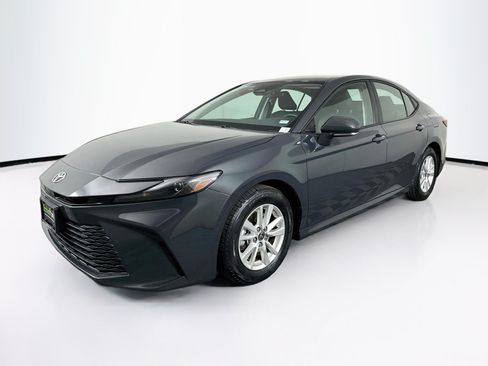 Used 2025 Toyota Camry LE FWD image 3