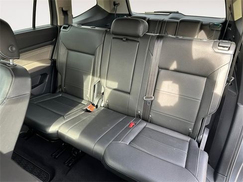 Used 2023 Volkswagen Atlas SE image 13