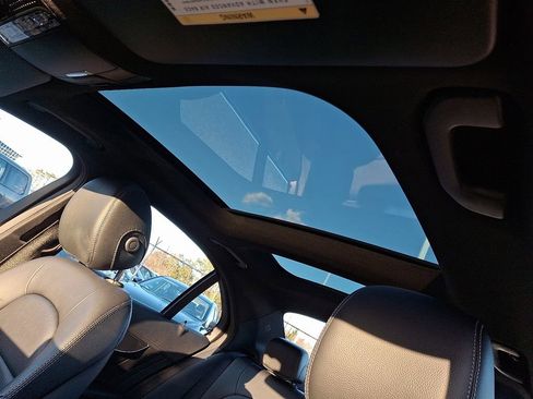 Used 2015 Mercedes-Benz C 300 4MATIC Sedan image 15