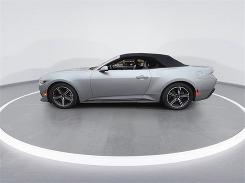 Used 2024 Ford Mustang Premium image 5