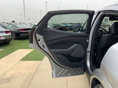 Used 2021 Ford Mustang Mach-E GT image 18