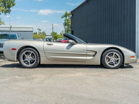 Used 2002 Chevrolet Corvette Convertible w/ Preferred Equipment Group2 image 7