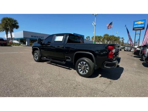 Used 2024 Chevrolet Silverado 2500 Custom w/ Custom Value Package image 8