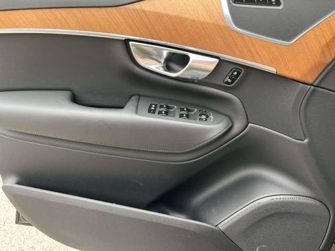Certified 2023 Volvo XC90 B6 Plus AWD/4WD image 28