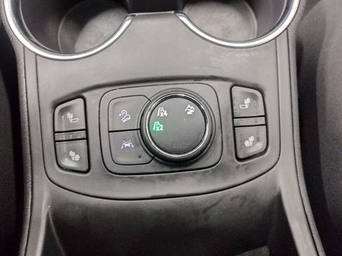 Used 2022 GMC Terrain SLT w/ Infotainment Package II AWD/4WD image 38