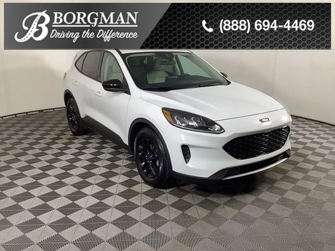 Used 2020 Ford Escape SE Sport image 1