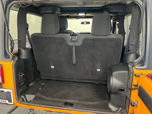 Used 2012 Jeep Wrangler Rubicon w/ Dual Top Group image 7