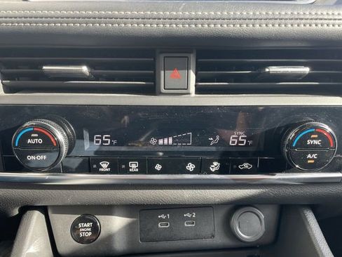 Used 2024 Nissan Rogue SV image 18