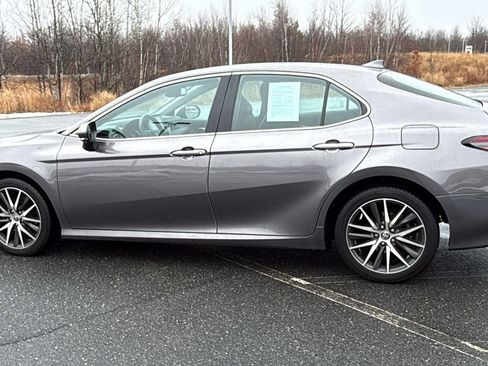 Used 2022 Toyota Camry XLE AWD/4WD image 11