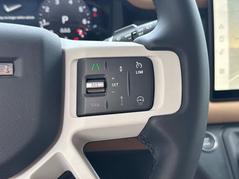 Certified 2025 Land Rover Defender 110 S image 27