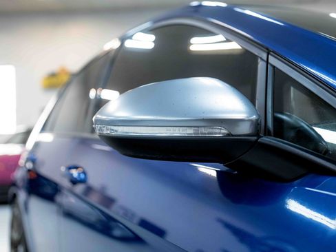 Used 2018 Volkswagen Golf R 4-Door image 16