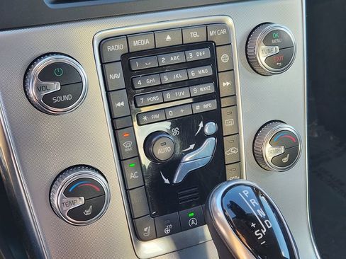 Used 2018 Volvo S60 T5 Dynamic w/ Protection Package image 12