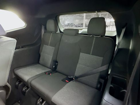 Used 2025 GMC Acadia Elevation FWD image 29