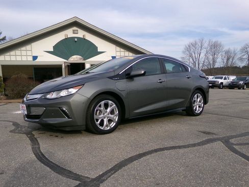 Used 2017 Chevrolet Volt Premier w/ Driver Confidence II Package FWD image 2