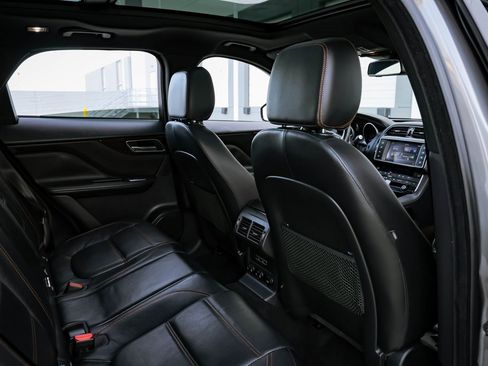 Used 2017 Jaguar F-PACE Prestige image 26