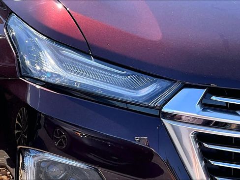 Used 2023 Chevrolet Traverse Premier image 28