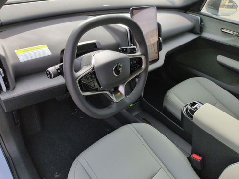 New 2026 Volvo EX30 Plus w/ Protection Package Premier image 10