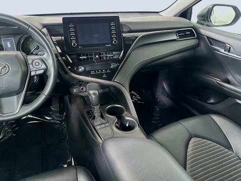 Used 2022 Toyota Camry SE image 18