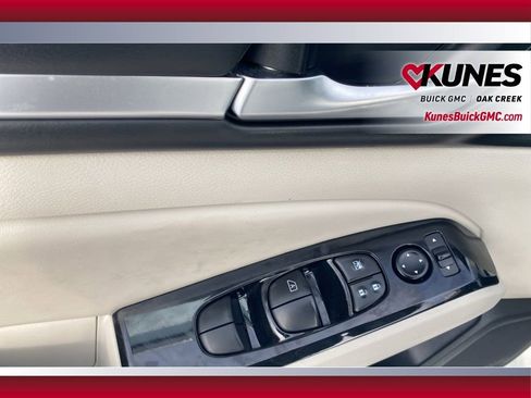 Used 2024 Nissan Altima 2.5 SL image 10