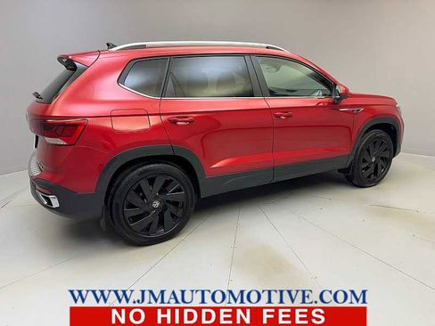 Used 2024 Volkswagen Taos SE w/ Black Wheel Plus Package image 5