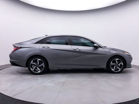 Used 2022 Hyundai Elantra Limited image 44