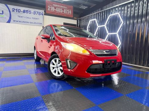 Used 2013 Ford Fiesta SE image 12