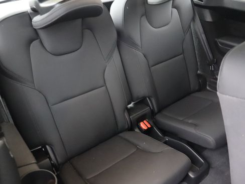 Used 2025 Volvo XC90 B5 Plus image 36