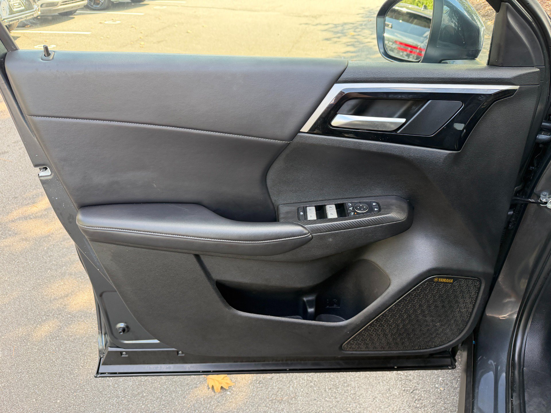 Used 2025 Mitsubishi Outlander SE FWD image 25