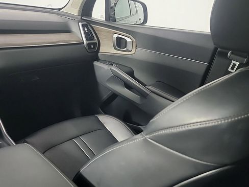 Used 2023 Kia Sorento X-Line EX image 23