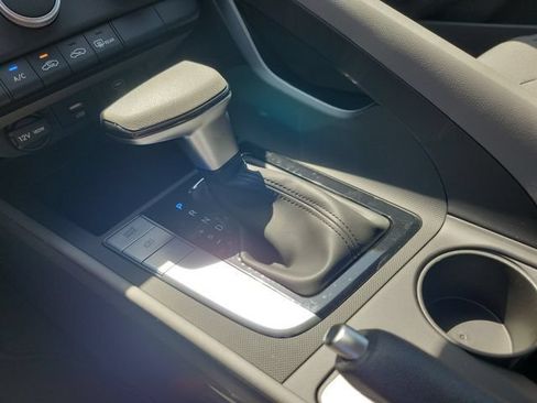 New 2026 Hyundai Elantra SE FWD image 17