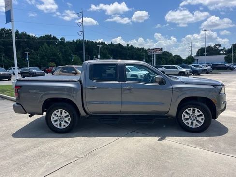 Used 2022 Nissan Frontier SV AWD/4WD image 9