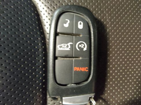 Used 2016 Jeep Cherokee Limited w/ Luxury Group image 32