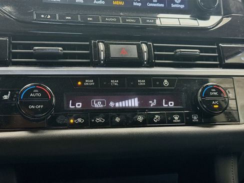 Used 2022 Nissan Pathfinder SL w/ SL Premium Package image 10