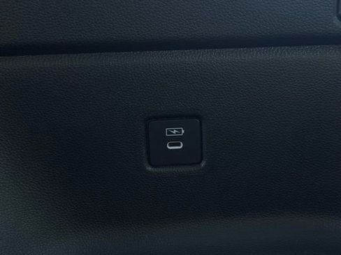 New 2025 Honda Pilot Touring image 24